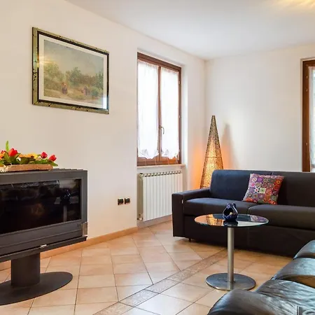 Guesthost - Casa Del Giardino With Shared Patio