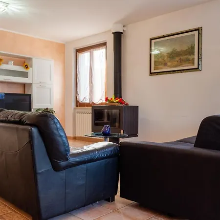 Guesthost - Casa Del Giardino With Shared Patio Апартаменты *