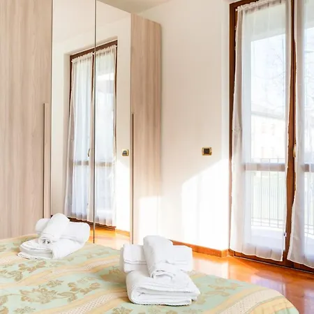 Guesthost - Casa Del Giardino With Shared Patio Бастия-Умбра