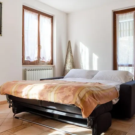 Guesthost - Casa Del Giardino With Shared Patio * Bastia Umbra