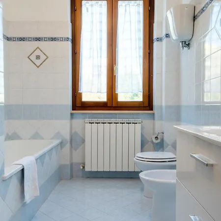 Guesthost - Casa Del Giardino With Shared Patio * Bastia Umbra