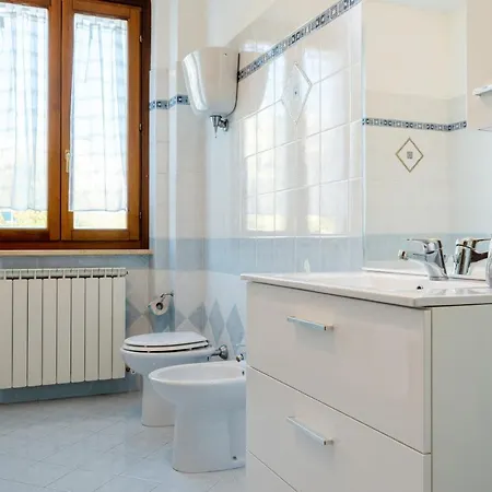 Guesthost - Casa Del Giardino With Shared Patio Апартаменты Бастия-Умбра