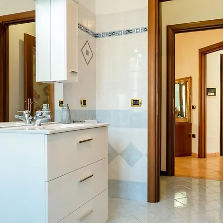 Guesthost - Casa Del Giardino With Shared Patio