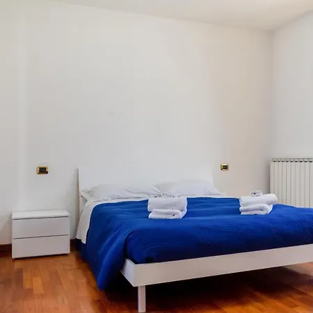 Guesthost - Casa Del Giardino With Shared Patio * Бастия-Умбра