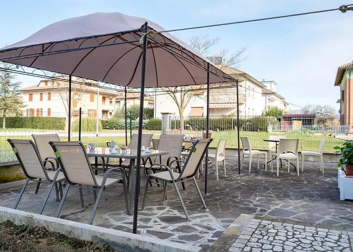 Guesthost - Casa Del Giardino With Shared Patio * باستيا أومبرا