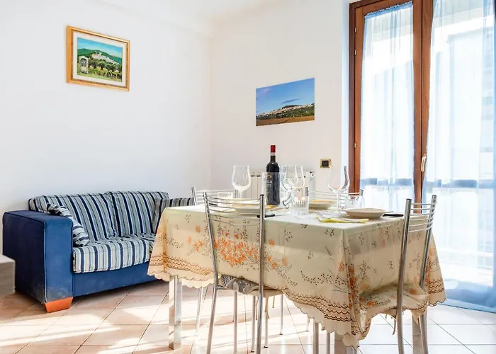 Guesthost - Casa Del Giardino With Shared Patio شقة باستيا أومبرا